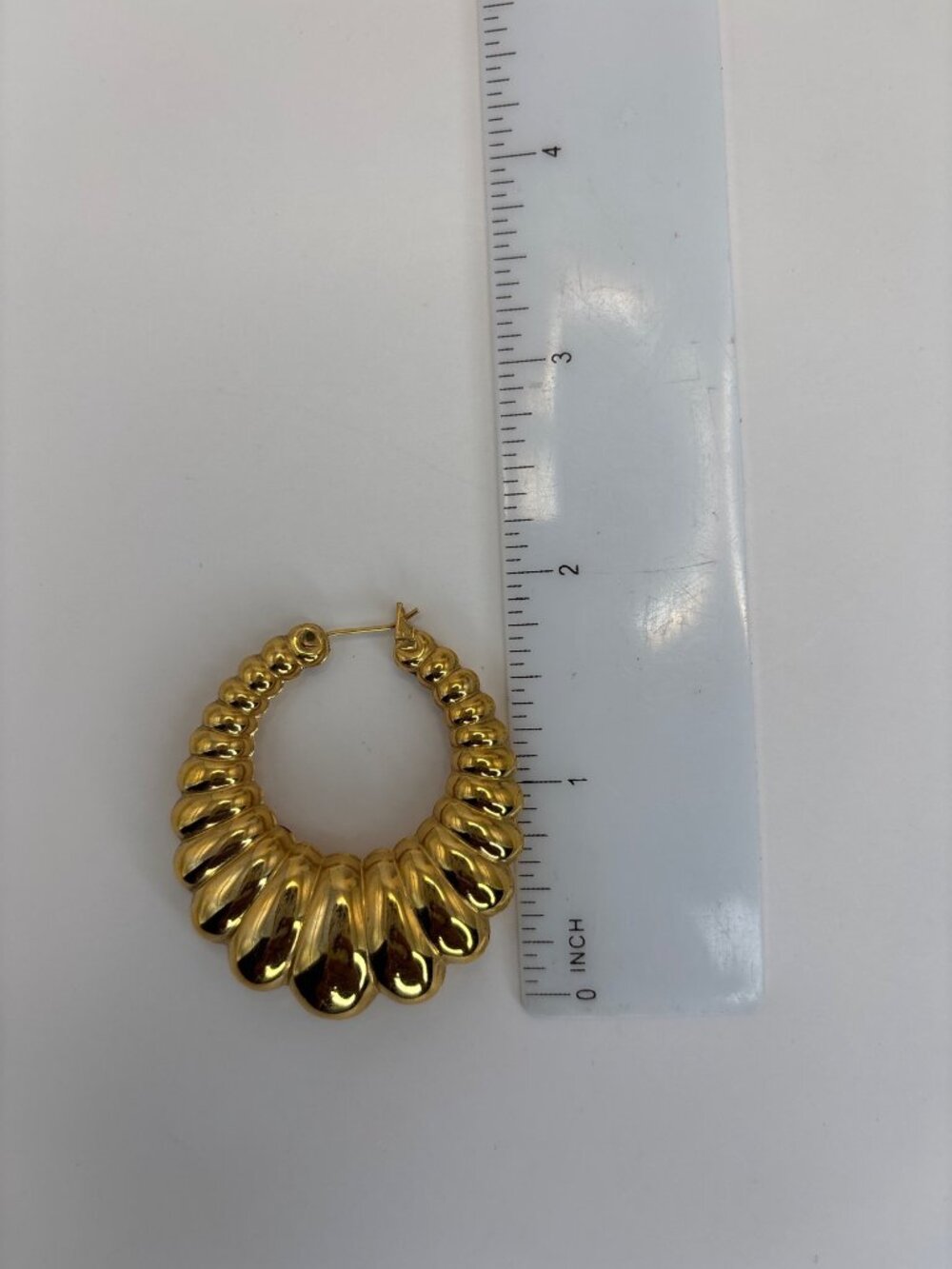 Monet Vintage 90s Gold Tone Scallop Shrimp Puffed Hoop Earrings Statement Signed - Picture 5 of 5